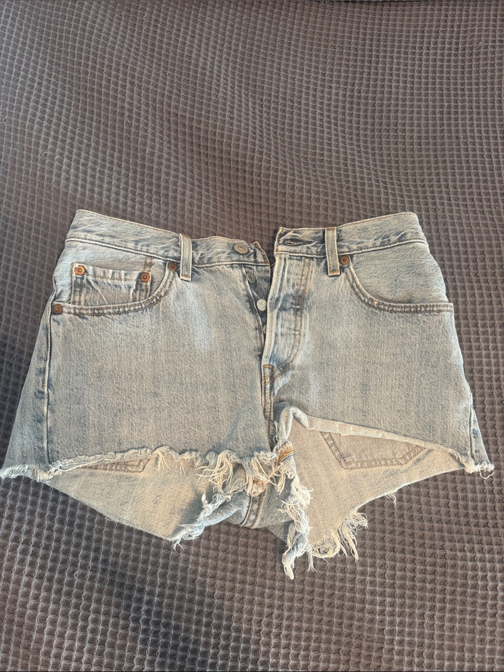 501 Levi shorts W27